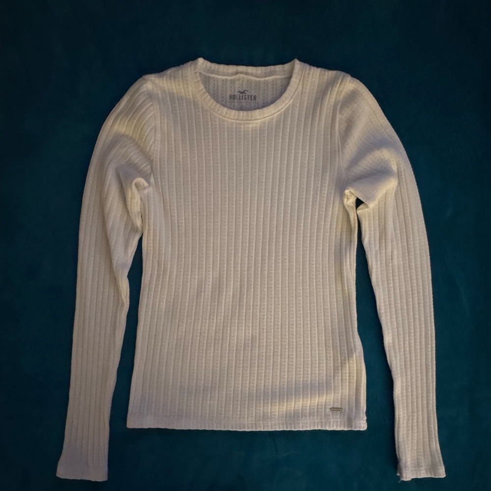 Hollister Women's Off-White Ribbed Long Sleeve Tee